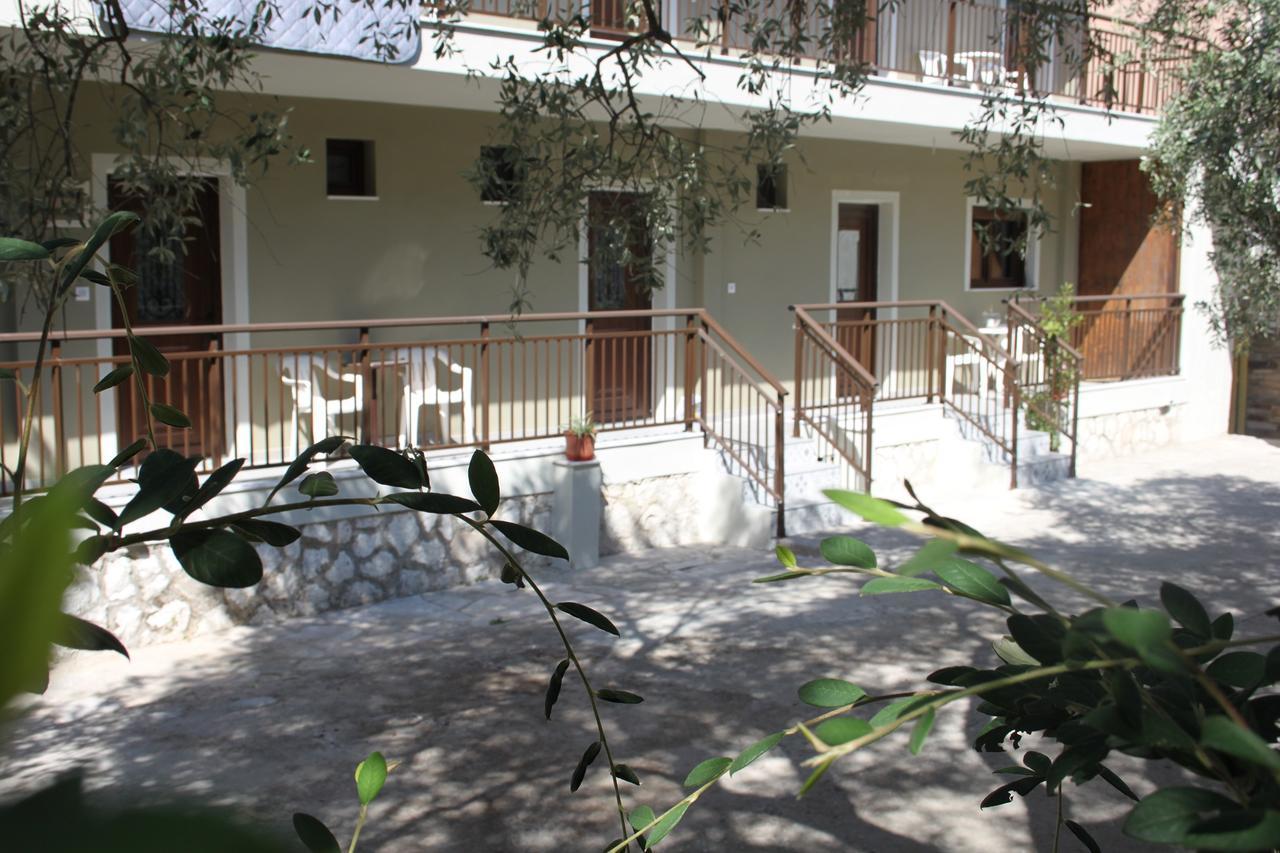House Ekton Lejlighedshotel Pefkari Eksteriør billede